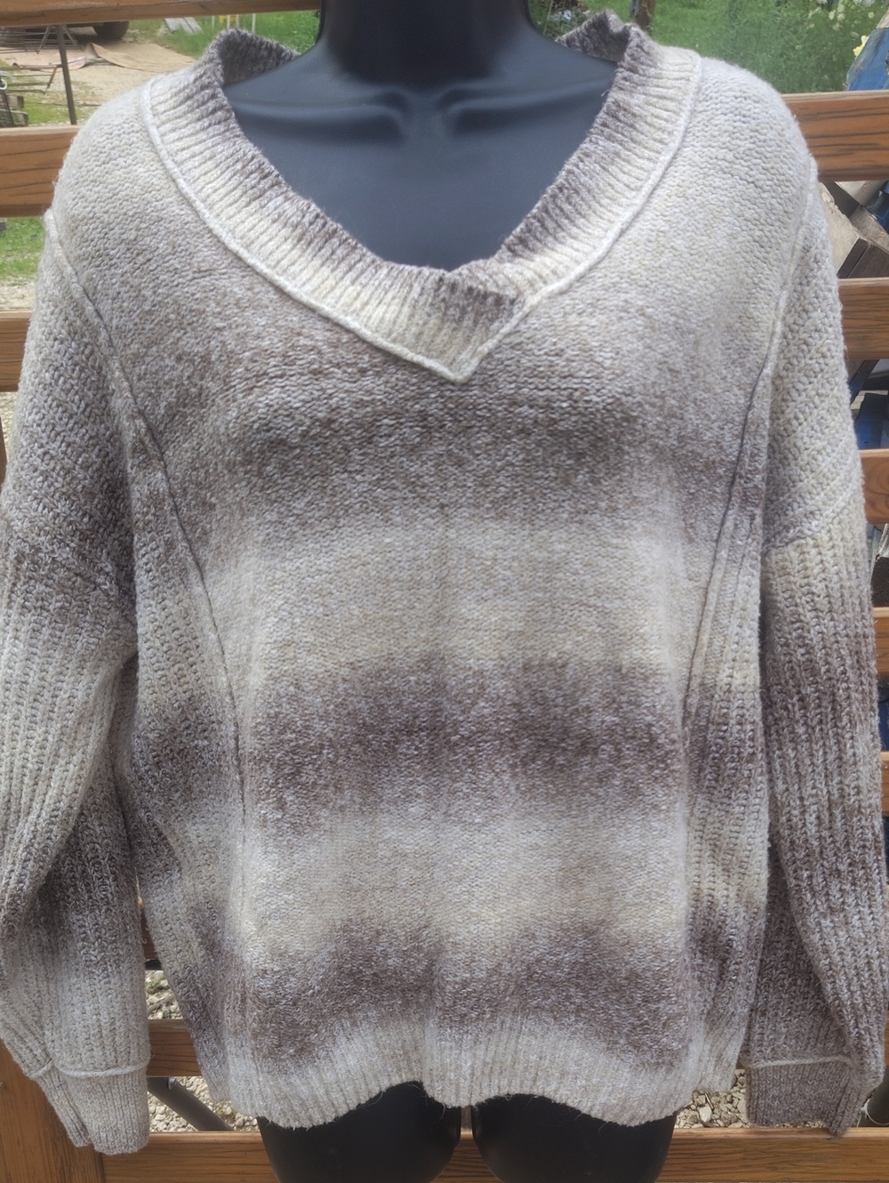 SO Neutral Ombre V-Neck Sweater in Beige and Brown